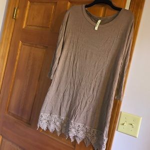 Brown 3/4 length sleeve boutique dress